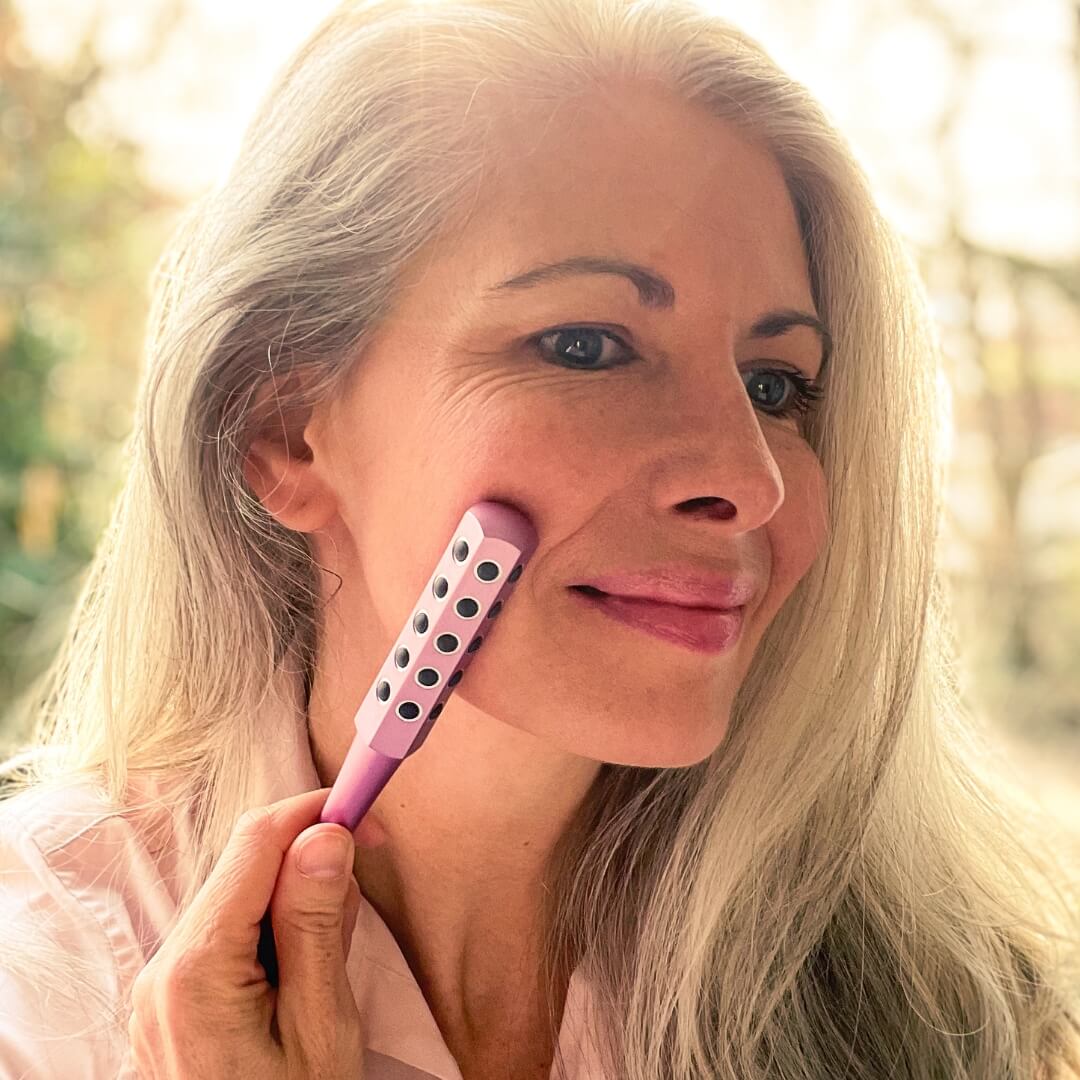 Remi Uplift Facial Massage Roller - Image 15